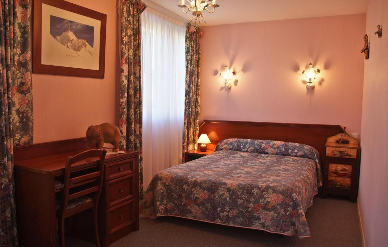 Hotel Le Catala Beaudean Bagian luar foto