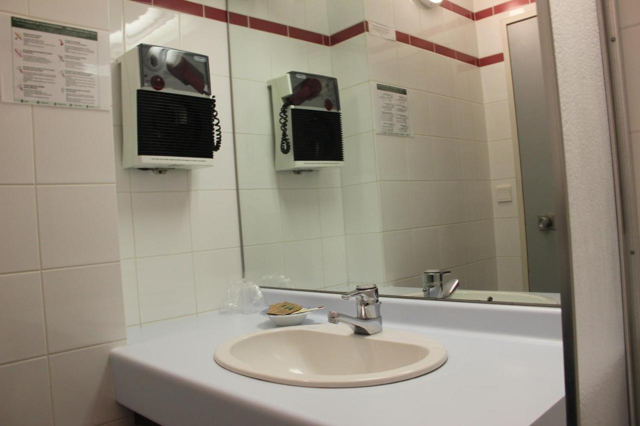 Hotel Le Catala Beaudean Bagian luar foto