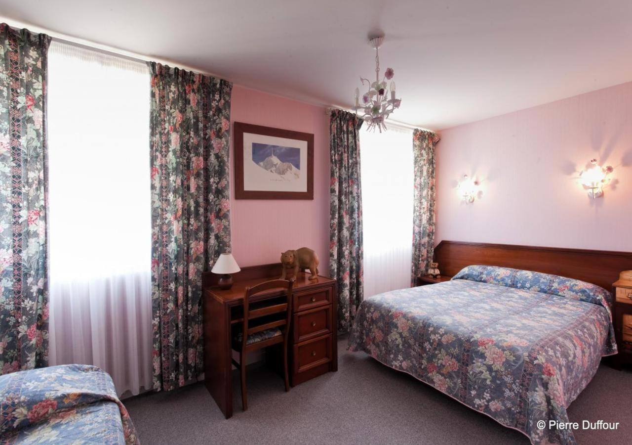 Hotel Le Catala Beaudean Bagian luar foto